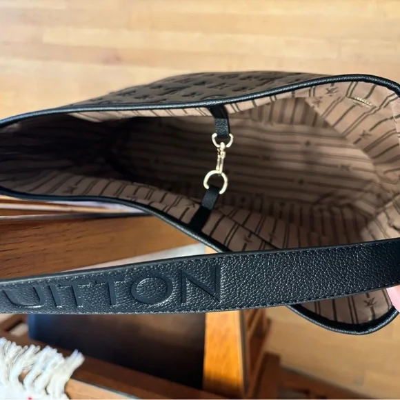 Boulogne GM handbag Black Women's Bag - Picture 5 of 8